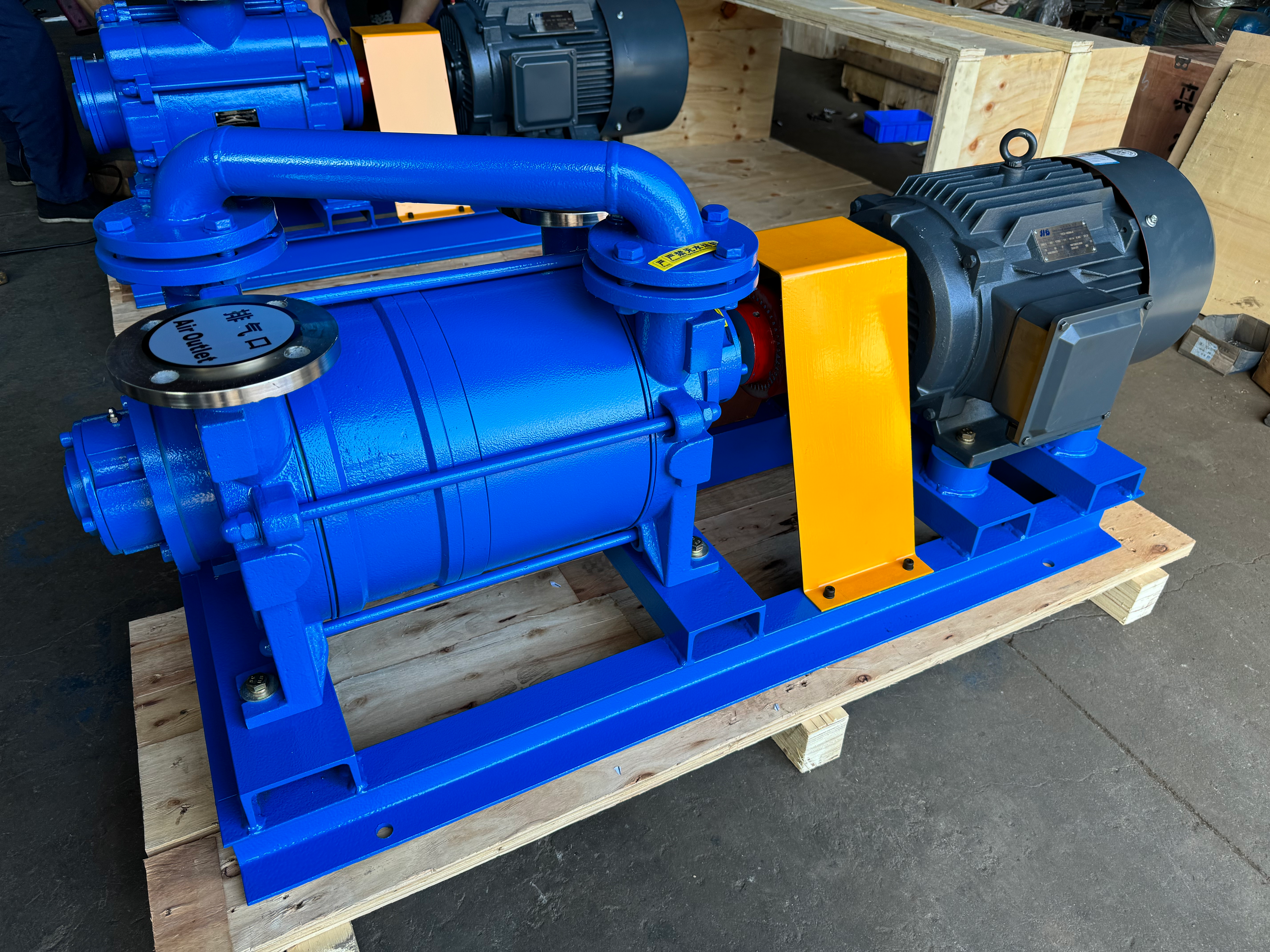 2S Series two-stage liquid ring vacuum pump — blue unit with motor assembly